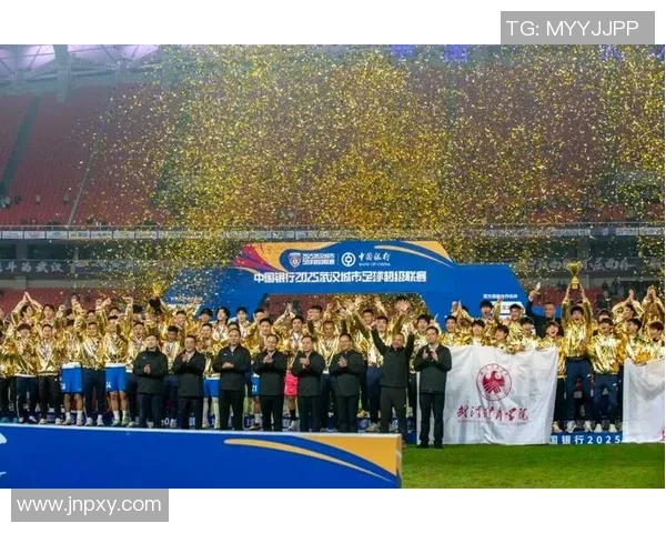 武汉足球队技术实力强劲荣登全国足球技术排行榜第二名 武汉足球队技术实力强劲荣登全国足球技术排行榜第二名