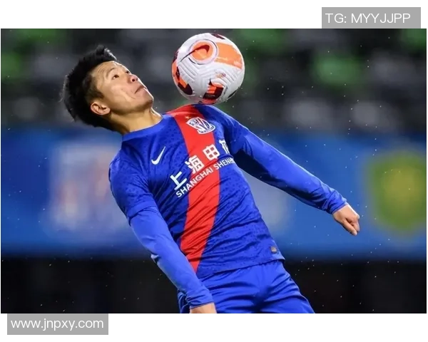 深圳足球队的节奏揭秘:激情与梦想交织的绿茵传奇